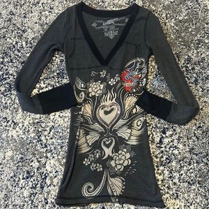 SUPER COMFY Long Sleeve T - Size large but definitely fits medium snug too